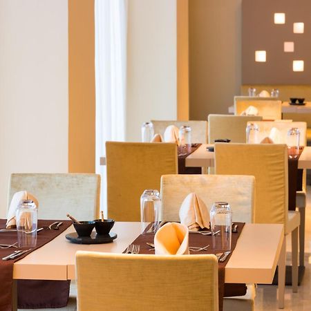 Radisson Blu Hotel NʼDjamena 외부 사진