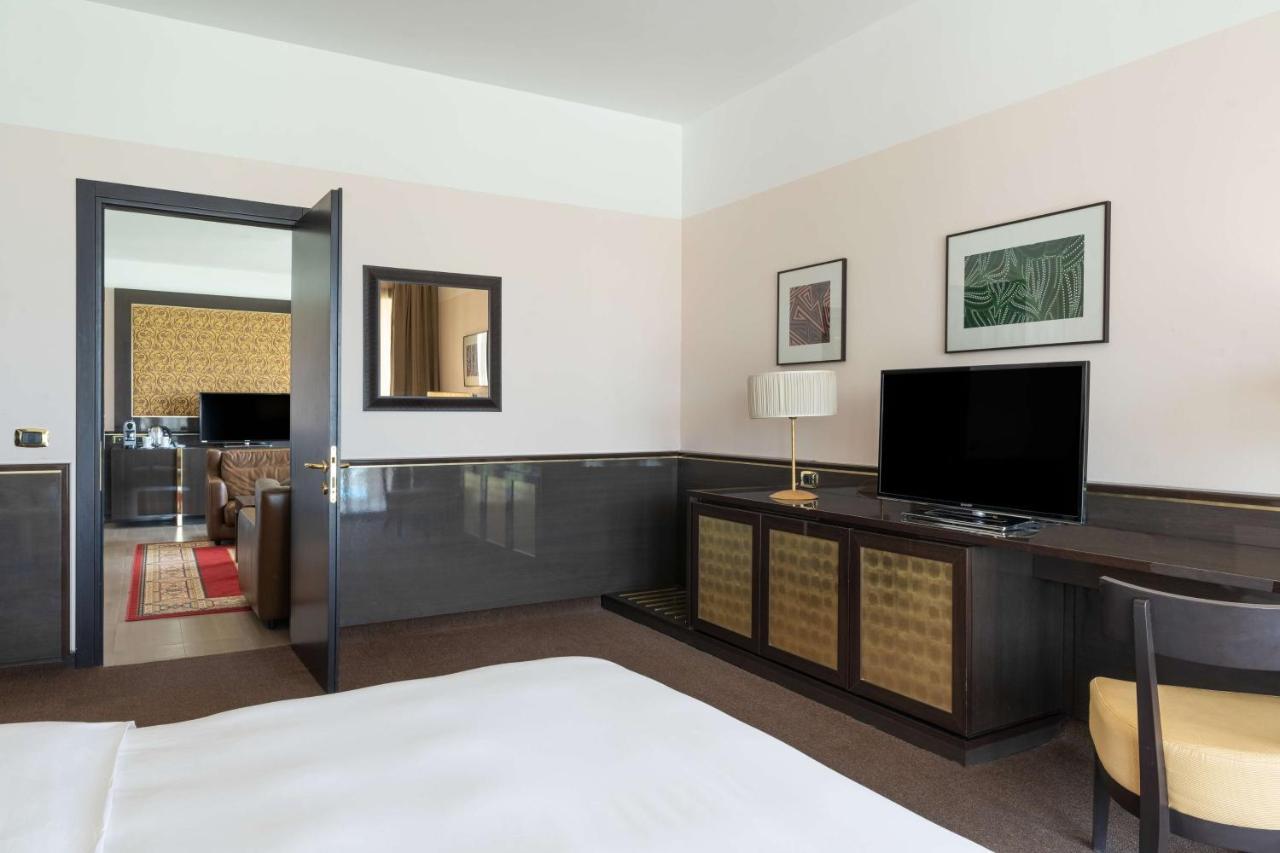 Radisson Blu Hotel NʼDjamena 외부 사진