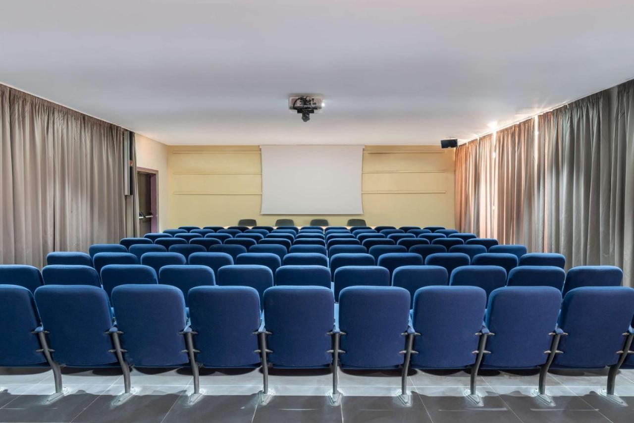 Radisson Blu Hotel NʼDjamena 외부 사진