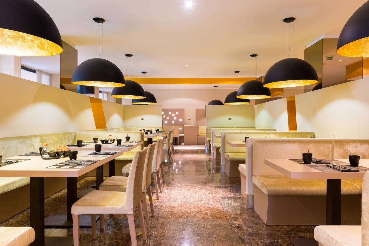 Radisson Blu Hotel NʼDjamena 외부 사진